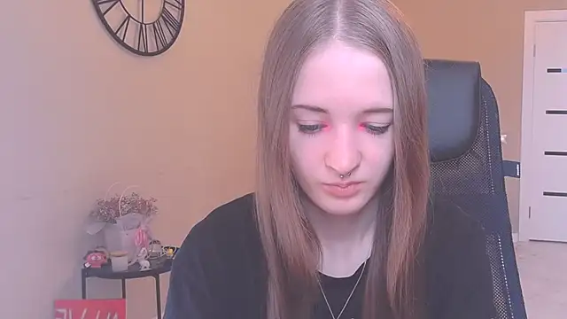 KateKayer online show from 10/03/25, 08:55