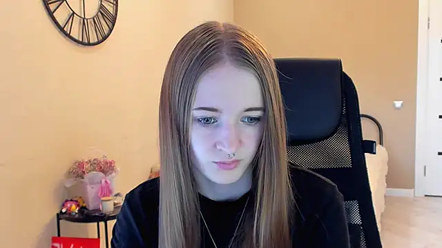 KateKayer online show from 10/20/25, 10:05