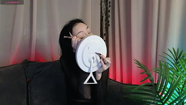  holly berry  online show from 09/12/25, 01:28