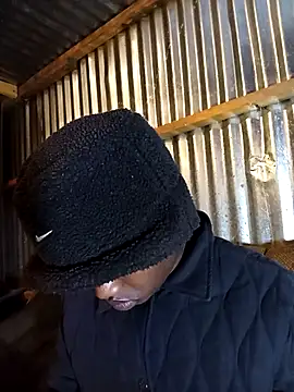 Snapshot of Thenaughtyboy360 chatting on 10/11/25, 09:13 Thenaughtyboy360 online show from 10/11/25, 09:13