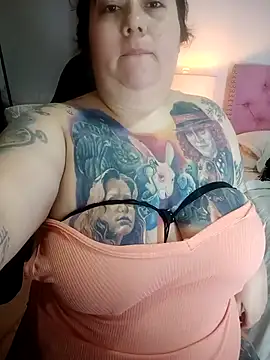 Snapshot of kai_cenat chatting on 10/17/25, 11:24 kai cenat online show from 10/17/25, 11:24