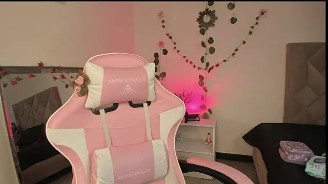 Paprika  online show from 11/23/25, 06:19