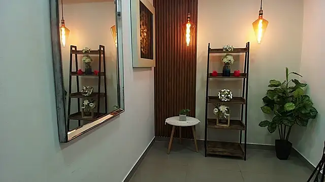  Victoria Collins online show from 05/18/26, 11:16