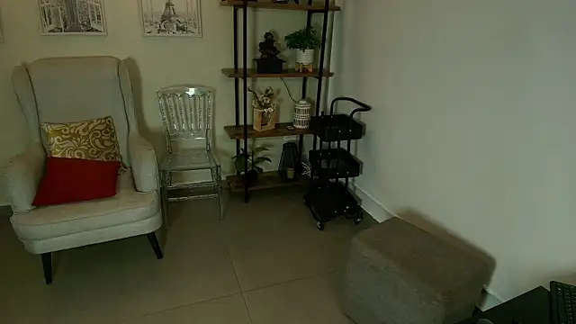  Victoria Collins online show from 07/04/26, 11:16
