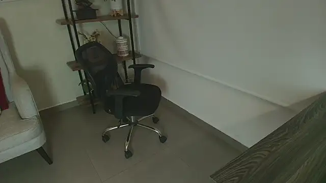 Victoria Collins online show from 07/15/26, 11:04