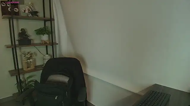  Victoria Collins online show from 07/25/26, 11:08