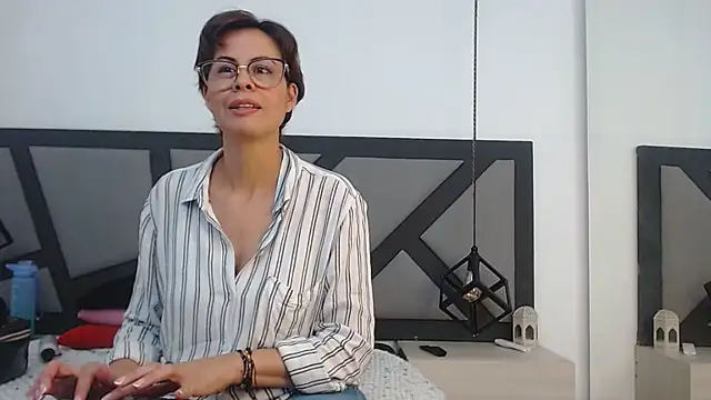 amanda ramirez online show from 07/27/26, 09:55
