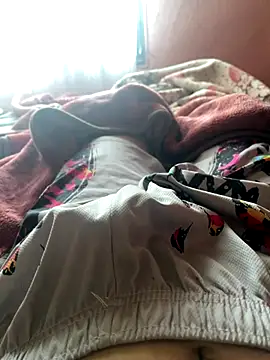 Snapshot of UncoolCaesium chatting on 10/20/25, 01:11 UncoolCaesium online show from 10/20/25, 01:11