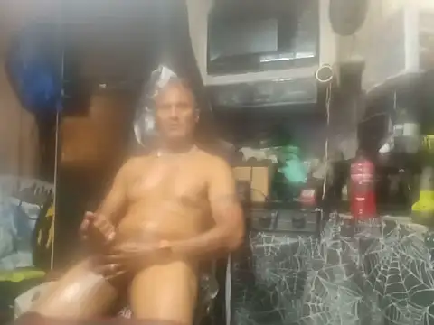 badboy2u2025 online show from 05/17/26, 03:48