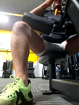 Snapshot of CloudyMuscleBeefy chatting on 10/05/25, 12:53 CloudyMuscleBeefy online show from 10/05/25, 12:53