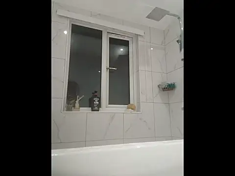 Snapshot of CloudyMuscleBeefy chatting on 10/28/25, 07:27 CloudyMuscleBeefy online show from 10/28/25, 07:27