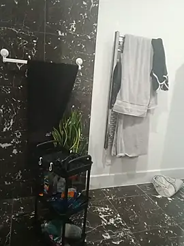 Snapshot of CloudyMuscleBeefy chatting on 11/08/25, 11:43 CloudyMuscleBeefy online show from 11/08/25, 11:43