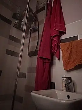 Snapshot of h4cMorganaEvelynn chatting on 11/18/25, 10:03 h4cMorganaEvelynn online show from 11/18/25, 10:03