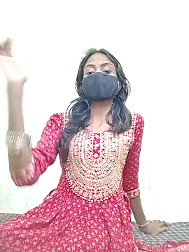 Snapshot of Riya_R24 chatting on 11/06/25, 08:04 Riya R24 online show from 11/06/25, 08:04