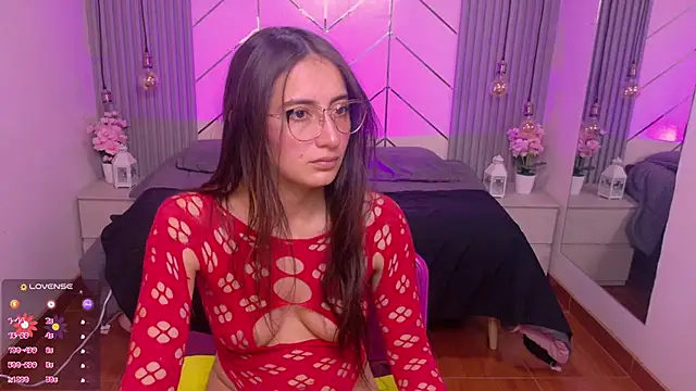 alesiamoore online show from 07/10/26, 04:20