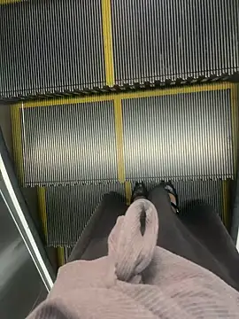 xiaoyuan01 online show from 10/19/25, 02:23