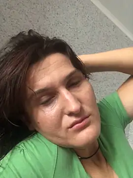 Snapshot of NikaSwan2831 chatting on 10/09/25, 10:13 NikaSwan2831 online show from 10/09/25, 10:13