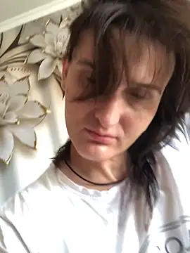 Snapshot of NikaSwan2831 chatting on 10/27/25, 10:08 NikaSwan2831 online show from 10/27/25, 10:08