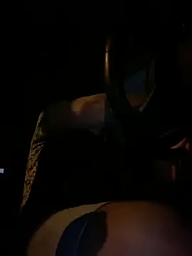 Snapshot of uto857 chatting on 11/08/25, 04:01 uto857 online show from 11/08/25, 04:01