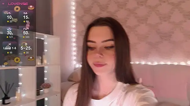 Snapshot of HolyMiax chatting on 11/15/25, 03:15 HolyMiax online show from 11/15/25, 03:15