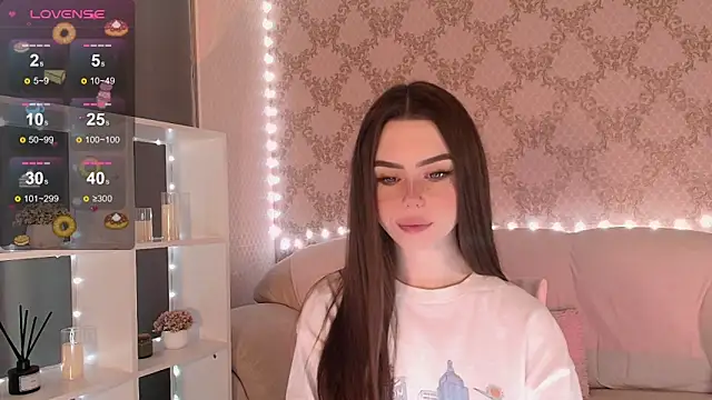 Snapshot of HolyMiax chatting on 11/17/25, 03:34 HolyMiax online show from 11/17/25, 03:34