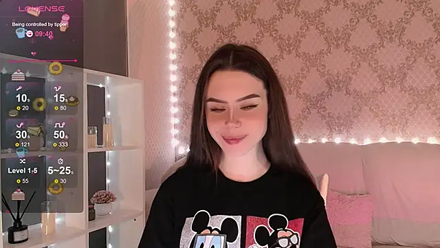 Snapshot of HolyMiax chatting on 12/01/25, 03:55 HolyMiax online show from 12/01/25, 03:55