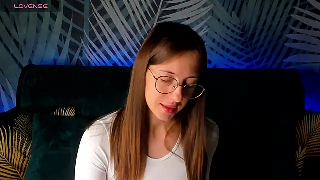 Snapshot of ChristyCrayme chatting on 11/22/25, 10:20 ChristyCrayme online show from 11/22/25, 10:20