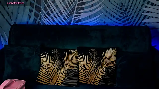 Snapshot of ChristyCrayme chatting on 12/13/25, 10:04 ChristyCrayme online show from 12/13/25, 10:04