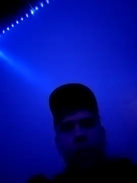 Snapshot of Axel23Vzla chatting on 12/15/25, 01:32 Axel23Vzla online show from 12/15/25, 01:32