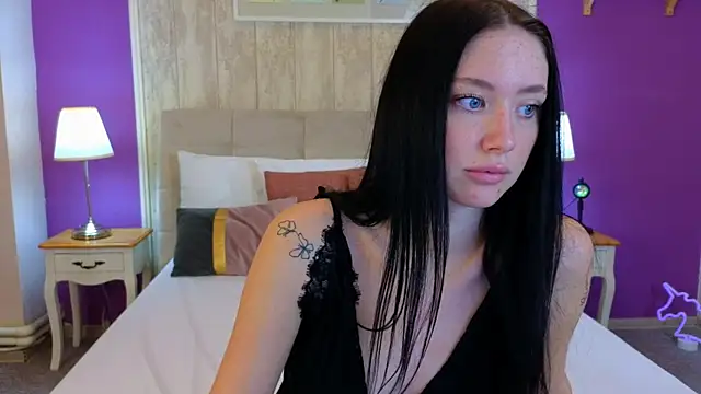 Snapshot of Ivanna__Rose chatting on 10/02/25, 04:41 Ivanna  Rose online show from 10/02/25, 04:41