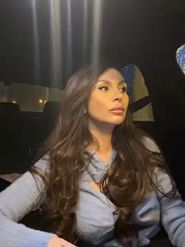 Snapshot of LunaBex chatting on 11/05/25, 04:34 LunaBex online show from 11/05/25, 04:34