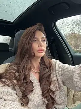 Snapshot of LunaBex chatting on 11/28/25, 08:06 LunaBex online show from 11/28/25, 08:06