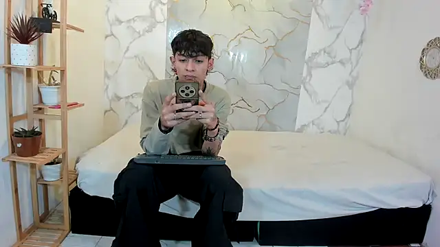 Bastian boyshot77 online show from 05/24/26, 07:08