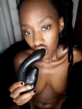Snapshot of chocolatehotwife chatting on 02/03/26, 06:51 chocolatehotwife online show from 02/03/26, 06:51