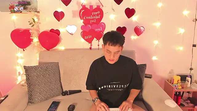 Snapshot of Young_Ben chatting on 02/18/26, 11:55 Young Ben online show from 02/18/26, 11:55