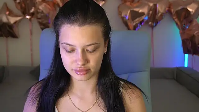 Snapshot of ReginaWine chatting on 10/02/25, 01:29 ReginaWine online show from 10/02/25, 01:29