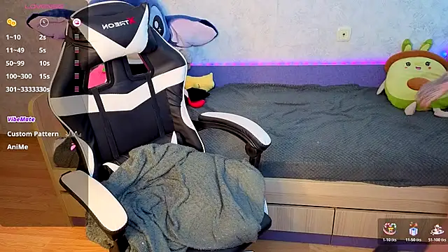 Snapshot of Mini_Lady1 chatting on 11/25/25, 06:57 Mini Lady1 online show from 11/25/25, 06:57