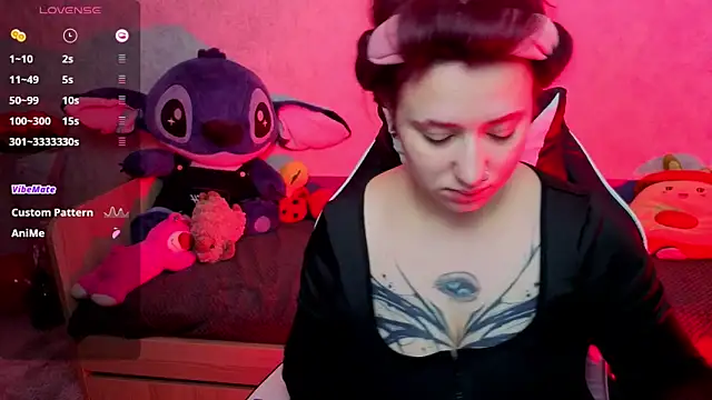 Snapshot of Mini_Lady1 chatting on 11/27/25, 07:43 Mini Lady1 online show from 11/27/25, 07:43