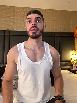 Snapshot of AxelThompson_ chatting on 10/30/25, 11:22 AxelThompson online show from 10/30/25, 11:22