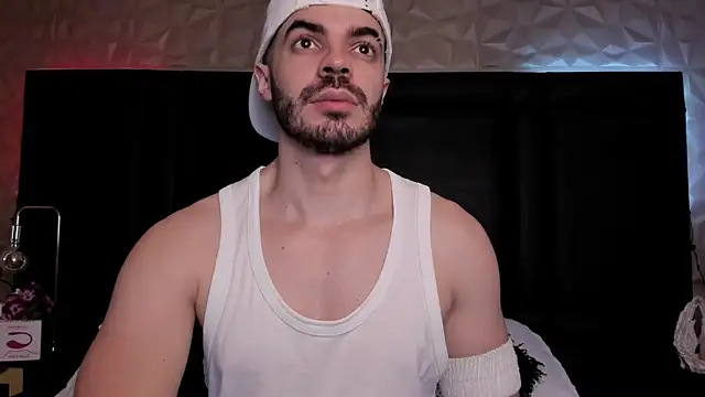 Snapshot of AxelThompson_ chatting on 11/10/25, 11:20 AxelThompson online show from 11/10/25, 11:20