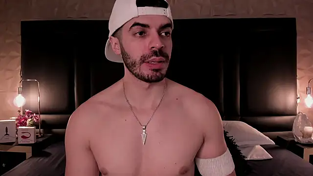 Snapshot of AxelThompson_ chatting on 11/12/25, 12:05 AxelThompson online show from 11/12/25, 12:05