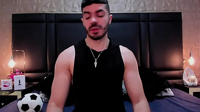 Snapshot of AxelThompson_ chatting on 11/13/25, 11:53 AxelThompson online show from 11/13/25, 11:53