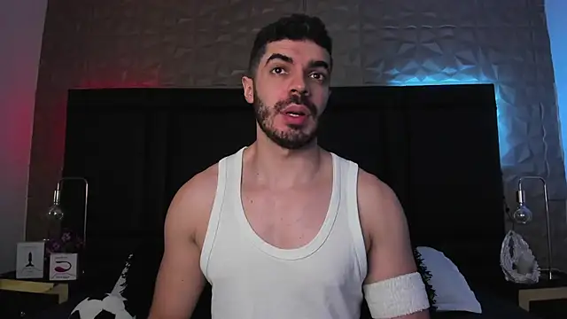 Snapshot of AxelThompson_ chatting on 11/14/25, 11:42 AxelThompson online show from 11/14/25, 11:42