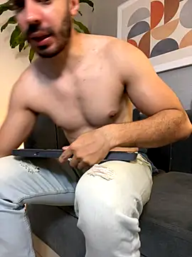 Snapshot of AxelThompson_ chatting on 11/28/25, 11:35 AxelThompson online show from 11/28/25, 11:35