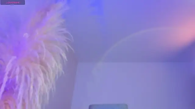 Snapshot of liiamluna_ chatting on 11/11/25, 09:09 liiamluna online show from 11/11/25, 09:09