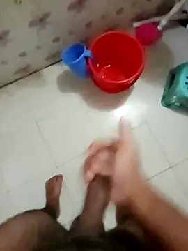 Snapshot of zim200 chatting on 10/04/25, 01:25 zim200 online show from 10/04/25, 01:25