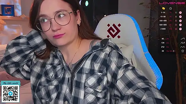 mia here online show from 10/20/25, 11:54