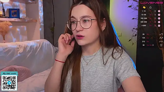 mia here online show from 10/24/25, 11:50