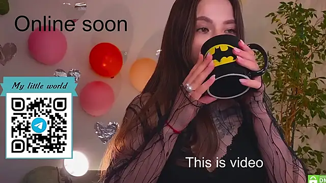 Snapshot of mia_here chatting on 11/18/25, 02:17 mia here online show from 11/18/25, 02:17