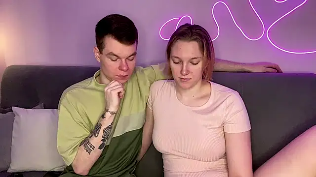 julielourens online show from 11/30/25, 08:07